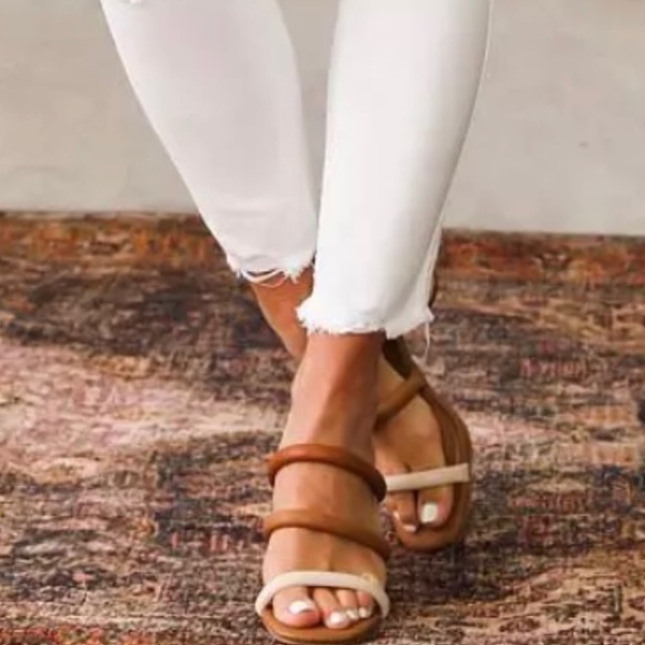 HOLLISTER High Rise Super Skinny Jeans distressed white denim SZ 26W 30L - Picture 13 of 14